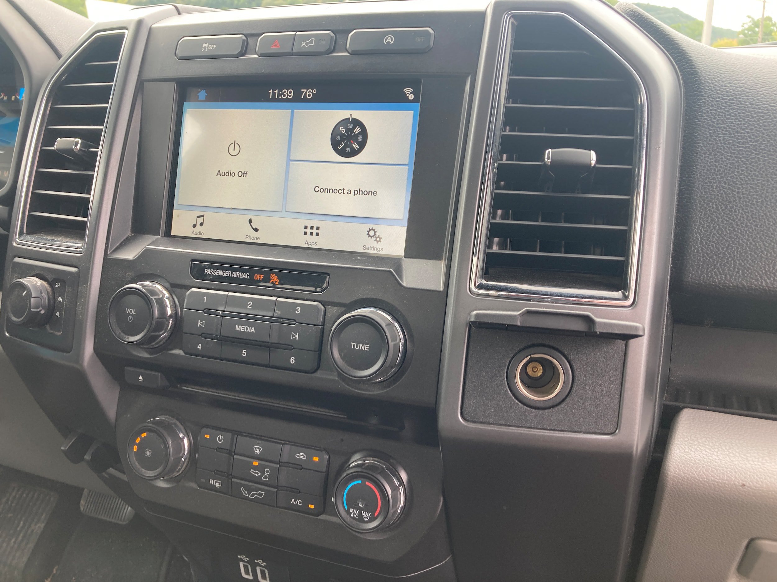 Certified 2018 Ford F150 XLT w/ Snow Plow Prep Package AWD/4WD image 13