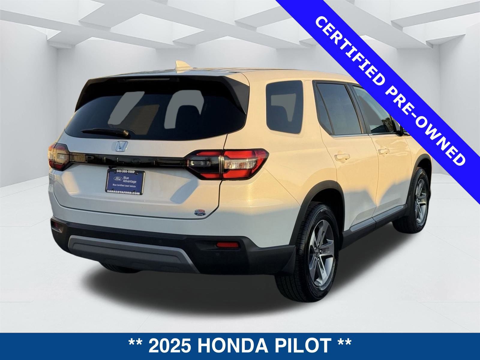Used 2025 Honda Pilot EX-L image 4