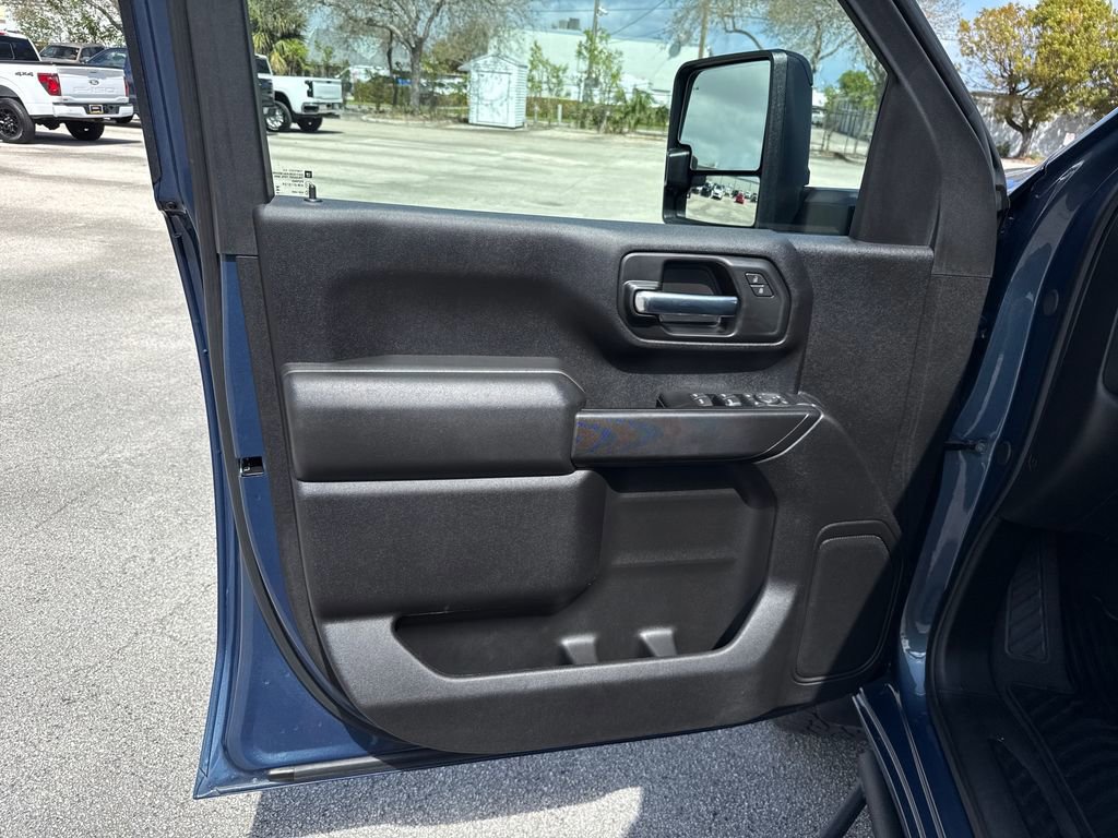 Used 2025 Chevrolet Silverado 2500 Custom w/ Custom Value Package image 13