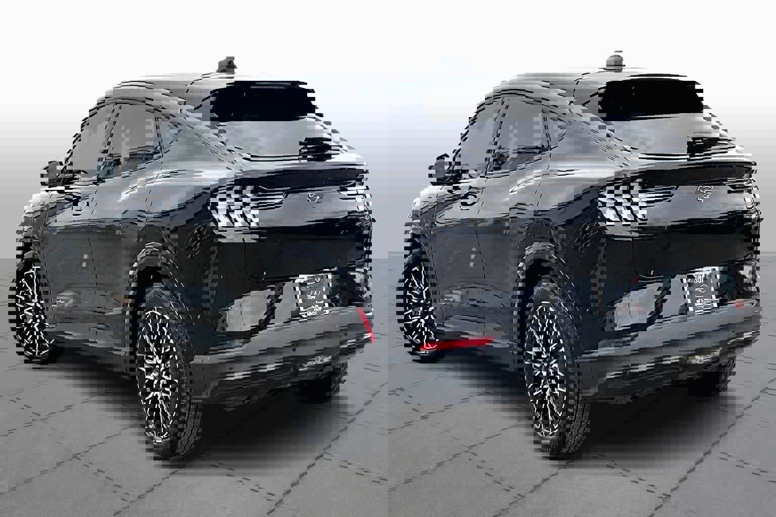 Certified 2025 Ford Mustang Mach-E Premium image 4