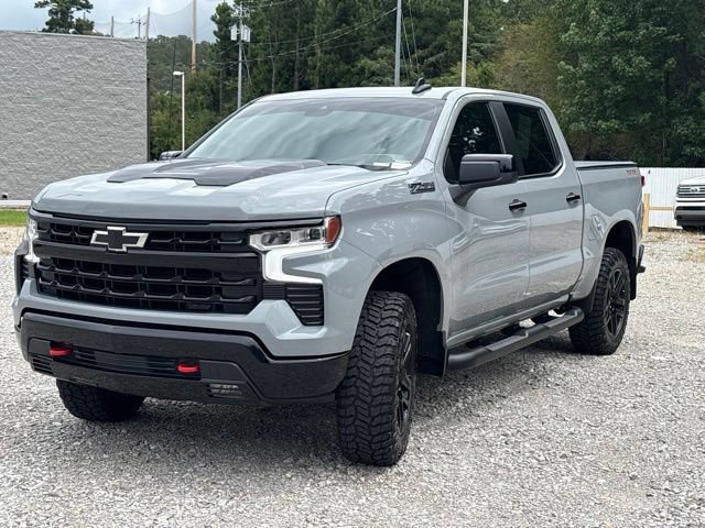 Used 2024 Chevrolet Silverado 1500 LT Trail Boss w/ Convenience Package II AWD/4WD image 3