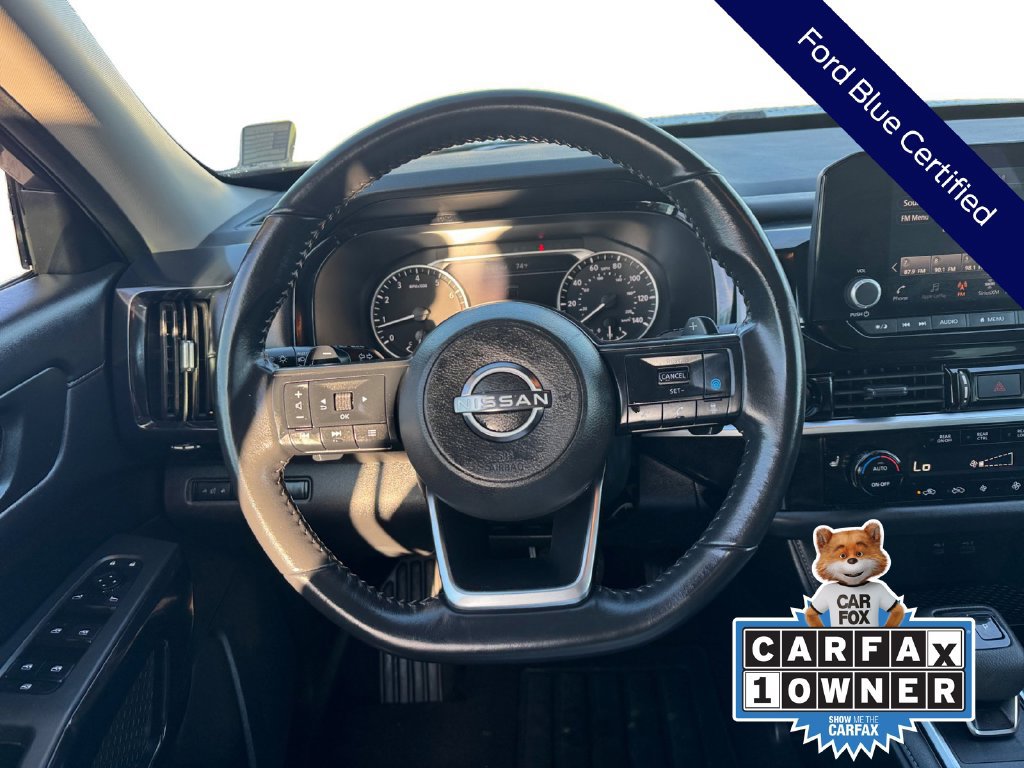 Used 2025 Nissan Pathfinder SV FWD image 16