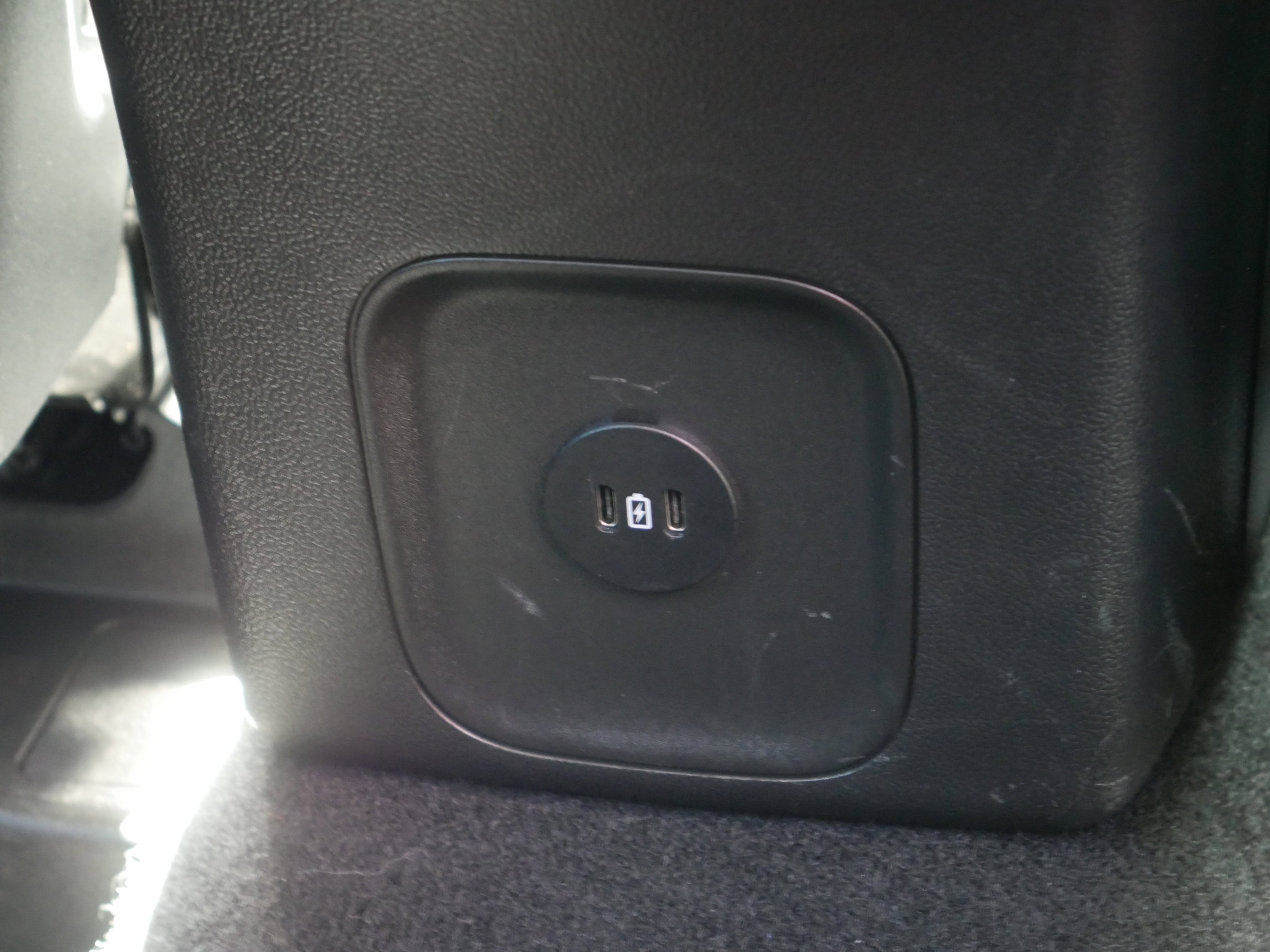 Certified 2025 Ford Escape Platinum AWD/4WD image 28