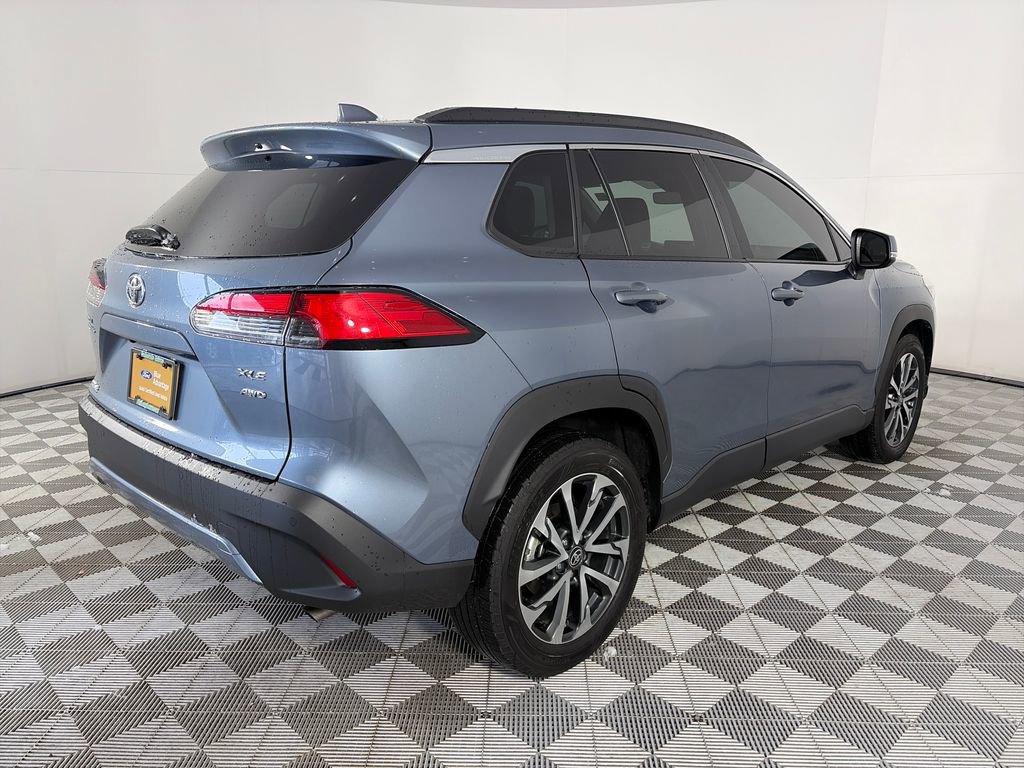 Used 2023 Toyota Corolla Cross XLE w/ Convenience Package AWD/4WD image 5