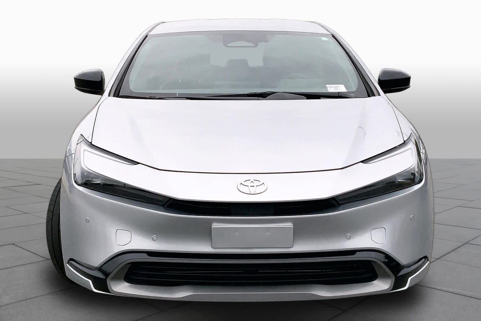 Used 2023 Toyota Prius XLE FWD image 4