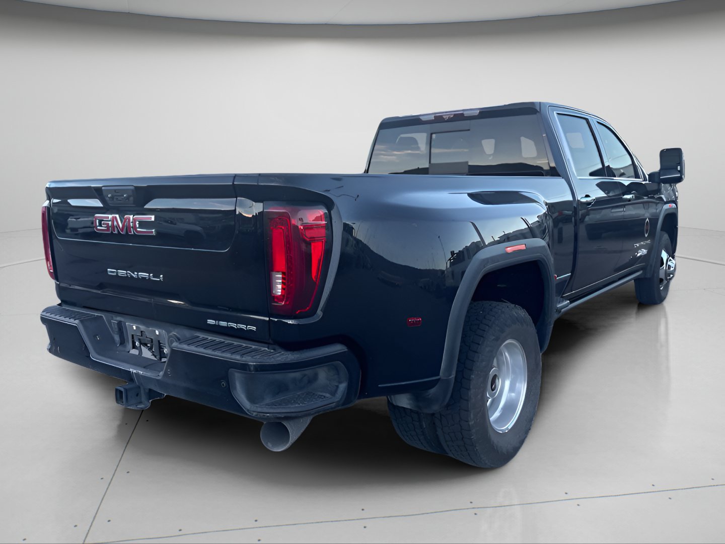 Used 2023 GMC Sierra 3500 Denali AWD/4WD image 5
