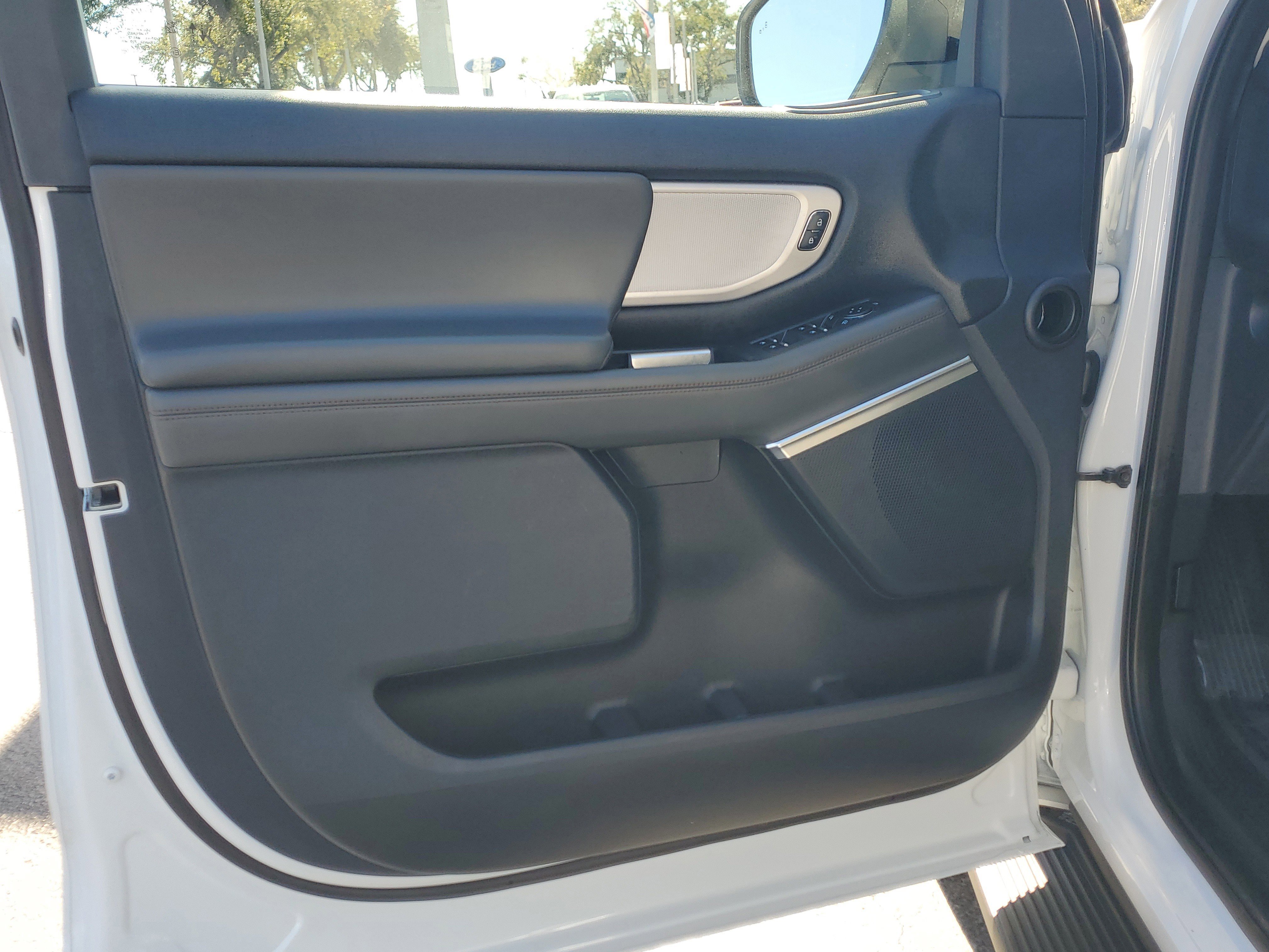 Certified 2025 Ford Expedition Active image 20