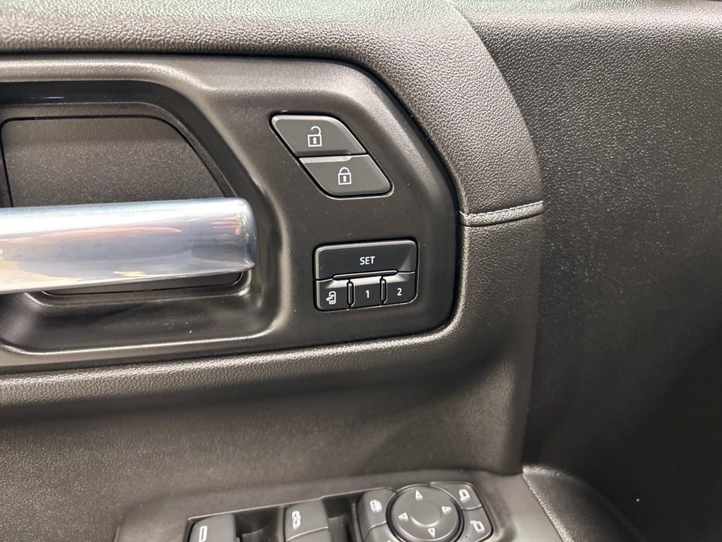 Used 2021 Chevrolet Silverado 1500 LTZ AWD/4WD image 16