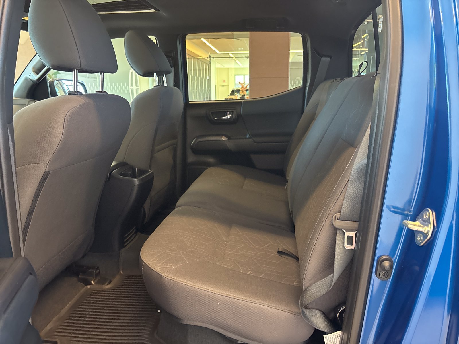 Used 2017 Toyota Tacoma 4x4 Double Cab image 11