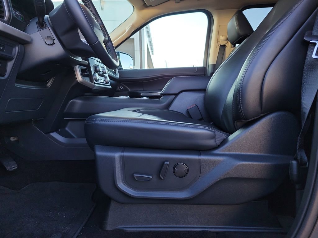 Certified 2022 Ford Expedition XLT image 17