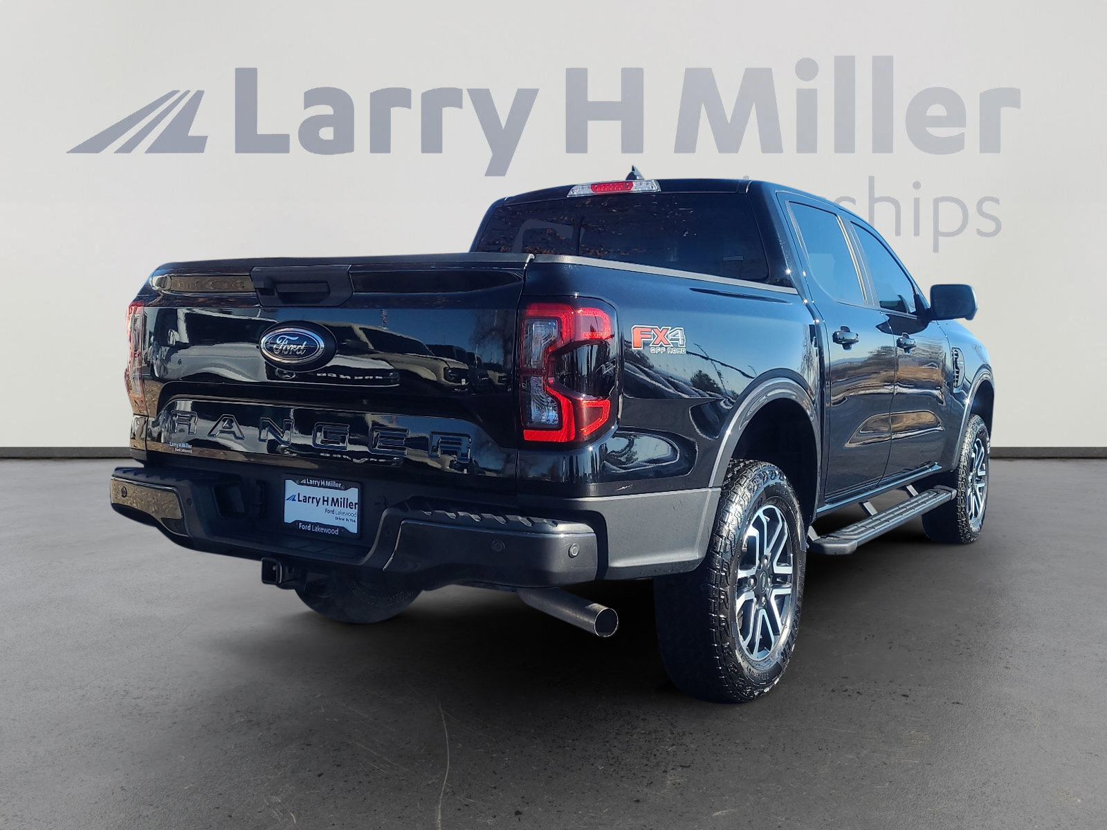 Certified 2024 Ford Ranger Lariat w/ FX4 Off-Road Package image 5