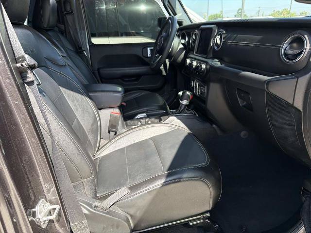Used 2023 Jeep Wrangler Unlimited Sahara AWD/4WD image 15