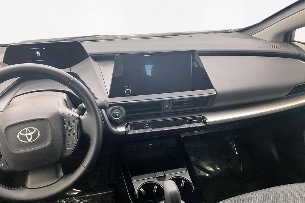 Used 2025 Toyota Prius LE FWD image 8