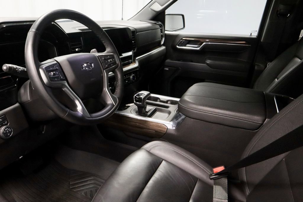 Used 2025 Chevrolet Silverado 1500 LT Trail Boss w/ Convenience Package II image 26
