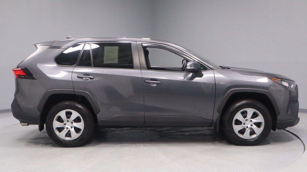 Used 2022 Toyota RAV4 LE AWD/4WD image 8