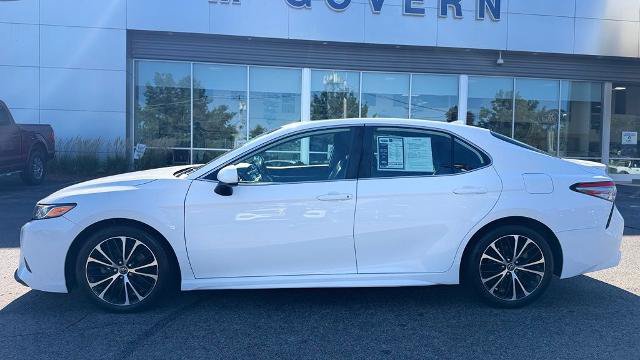 Used 2019 Toyota Camry SE w/ Carpet Mat Package FWD image 4