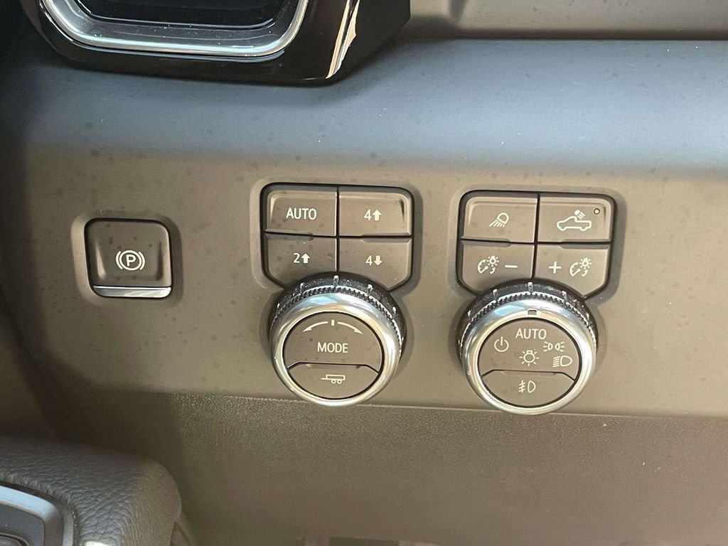 Used 2025 GMC Sierra 1500 Denali AWD/4WD image 28