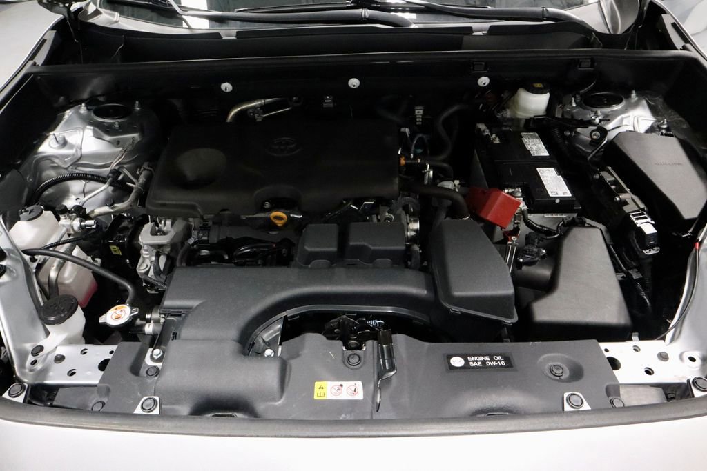 Used 2025 Toyota RAV4 XLE image 16