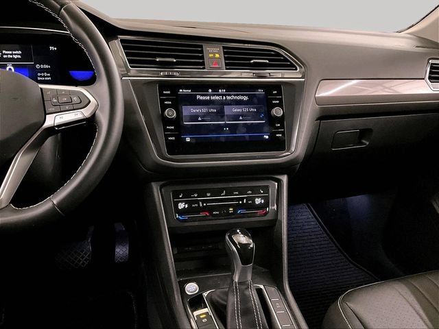 Used 2023 Volkswagen Tiguan SE AWD/4WD image 6