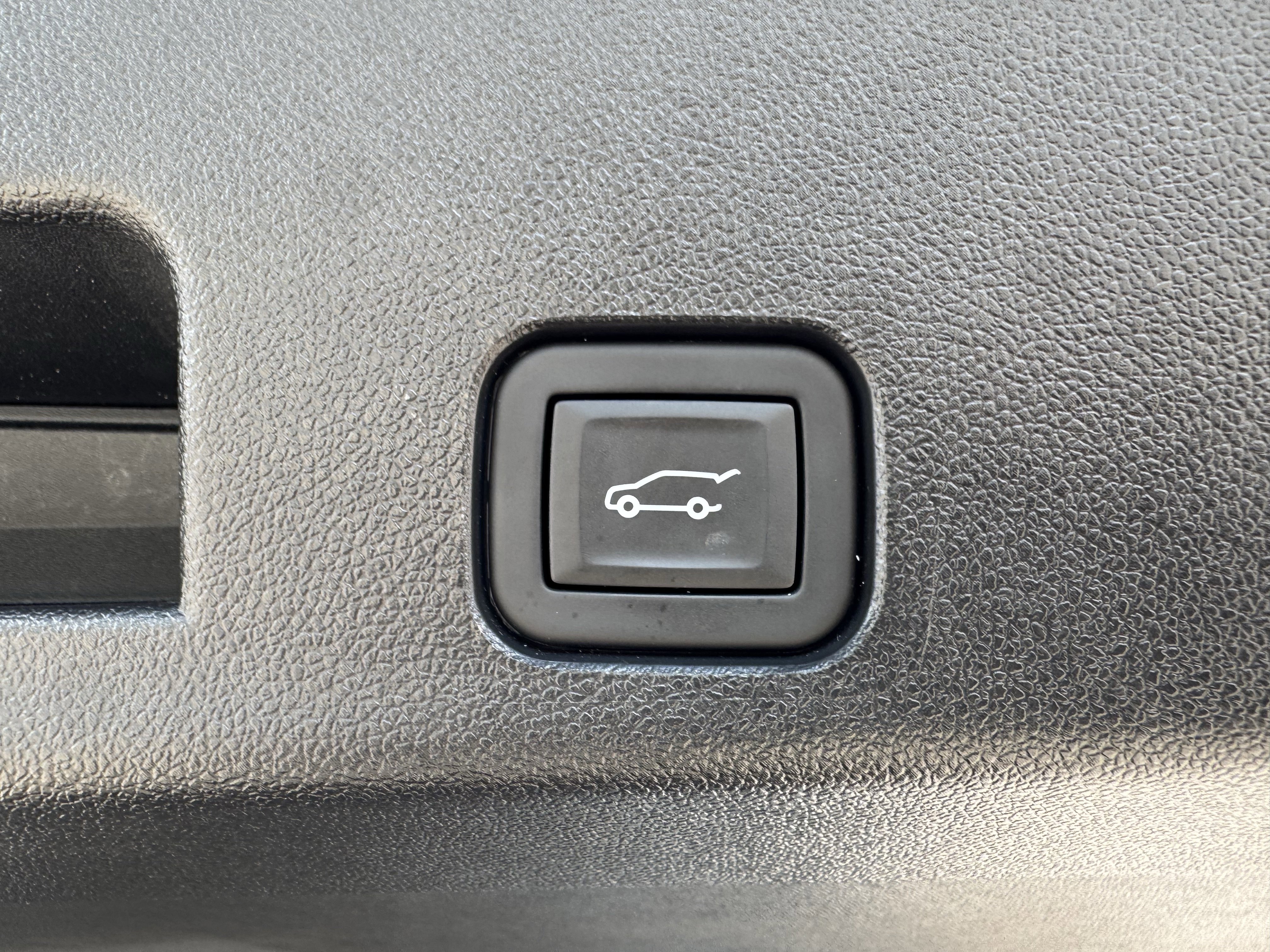 Used 2024 Chevrolet Traverse LS w/ LPO, Floor Liner Package FWD image 30