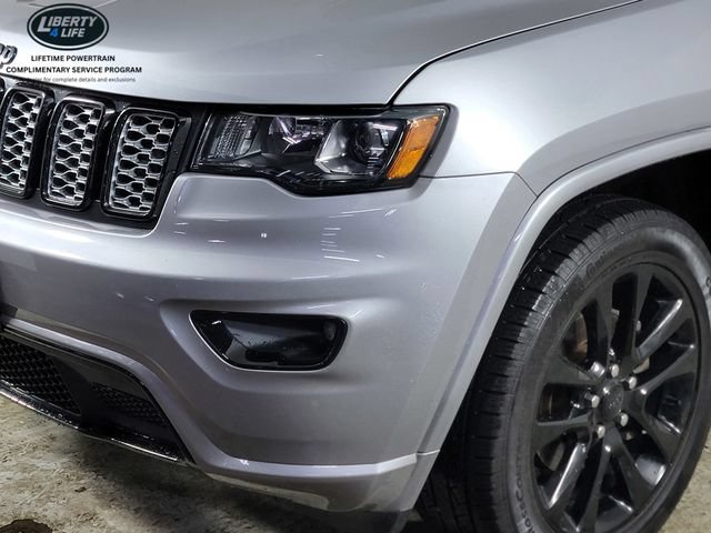 Used 2020 Jeep Grand Cherokee Altitude AWD/4WD image 9