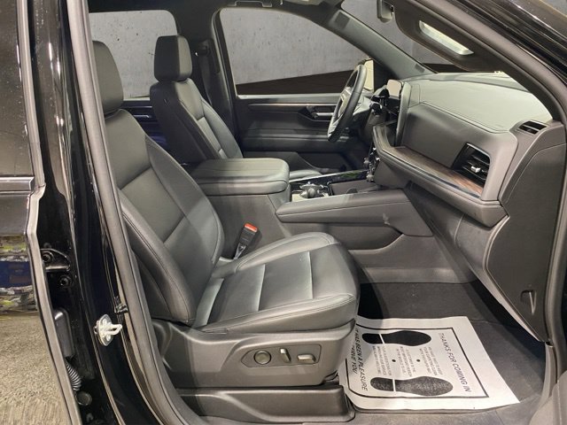 Used 2026 Chevrolet Suburban Z71 AWD/4WD image 20
