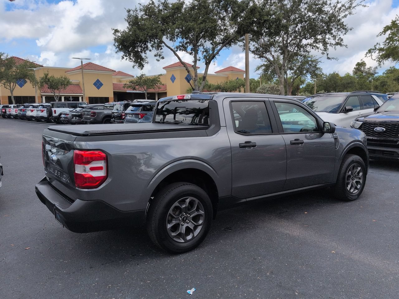 Certified 2023 Ford Maverick XLT FWD image 4