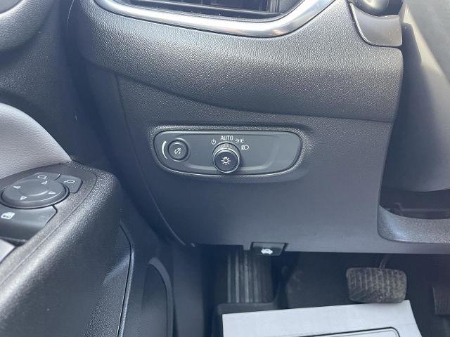 Used 2022 Chevrolet Equinox LS w/ LS Convenience Package image 16