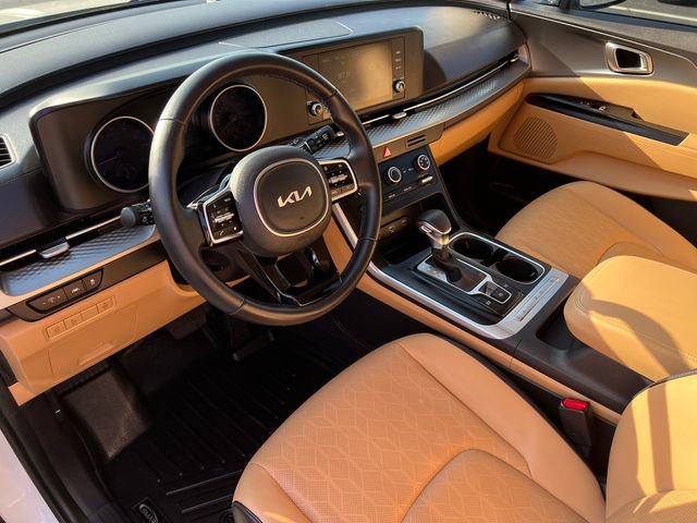 Used 2023 Kia Carnival LX FWD image 30