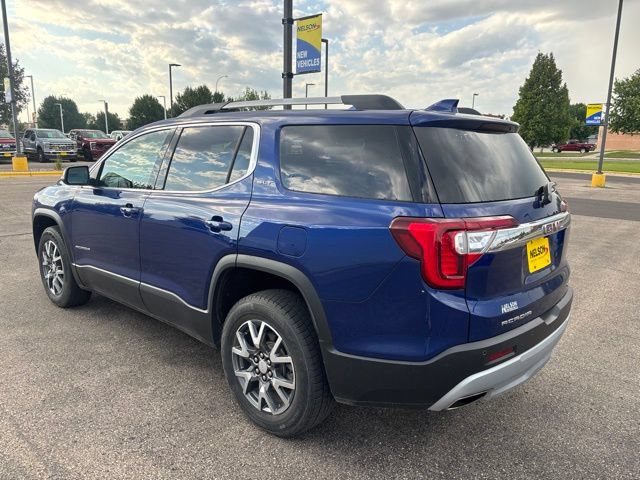 Used 2023 GMC Acadia SLT w/ Preferred Package AWD/4WD image 4