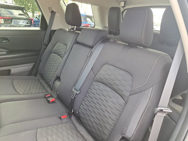 Used 2023 Nissan Pathfinder S image 14