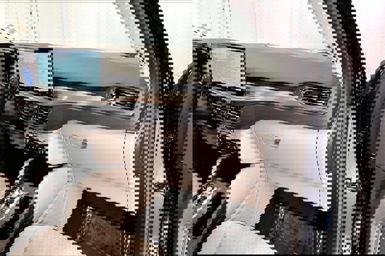 Certified 2025 Ford Escape Active w/ Tech Pack #1 image 16