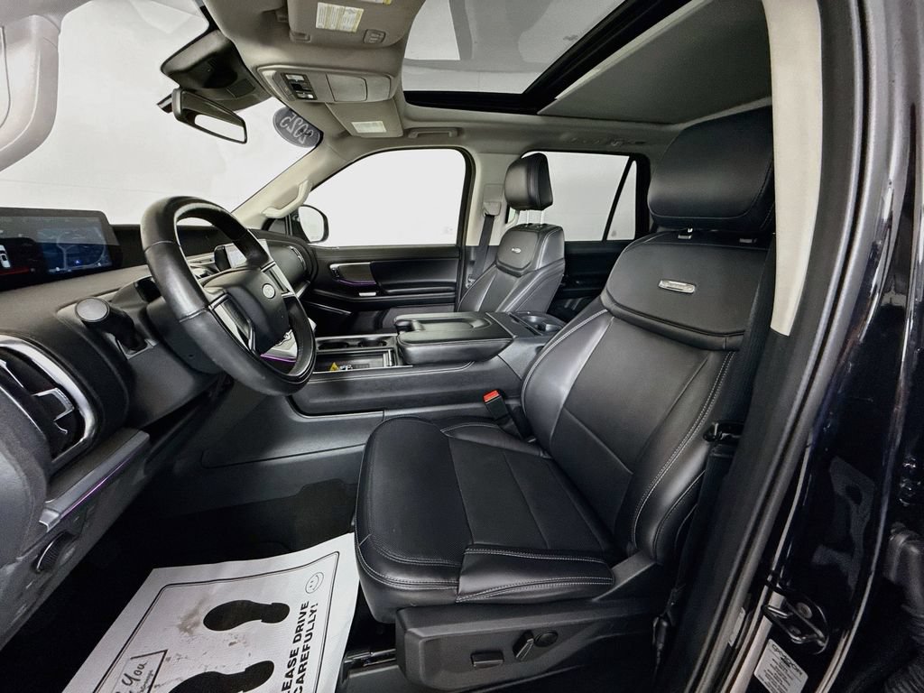 Certified 2025 Ford Expedition Platinum AWD/4WD image 2