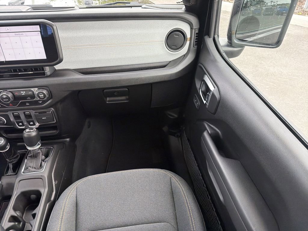 Used 2025 Jeep Wrangler Sport image 14