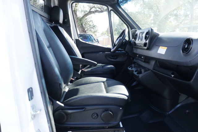 Used 2024 Mercedes-Benz Sprinter 2500 image 27