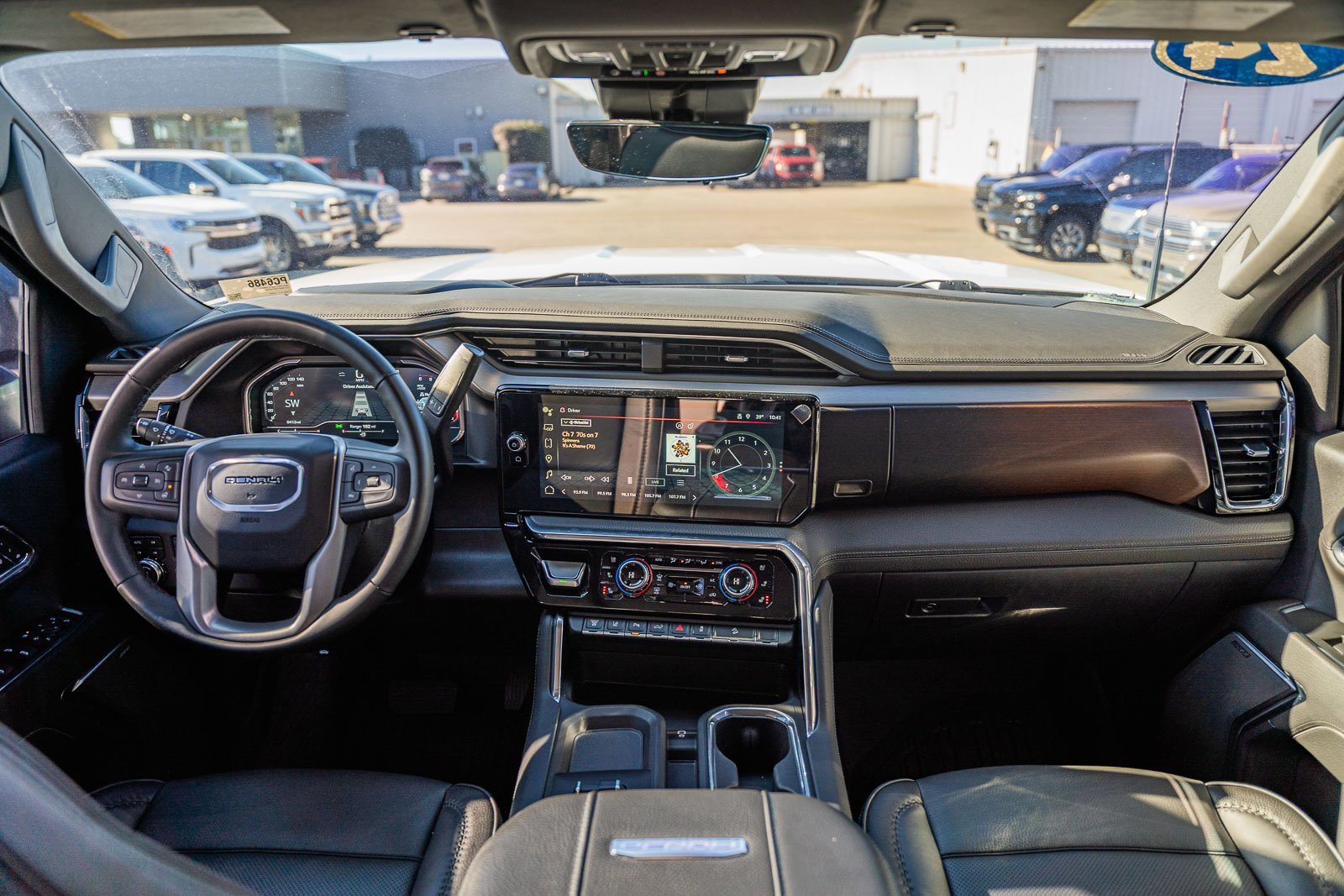 Used 2024 GMC Sierra 2500 Denali w/ Denali Reserve Package image 34