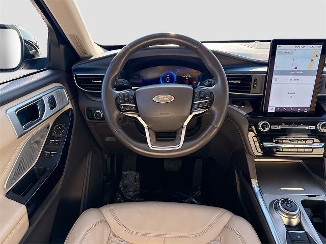 Certified 2022 Ford Explorer Platinum w/ Equipment Group 601A image 19