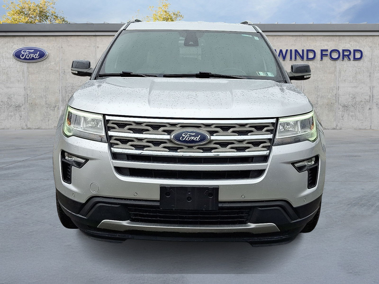 Certified 2018 Ford Explorer XLT w/ Equipment Group 202A AWD/4WD image 2