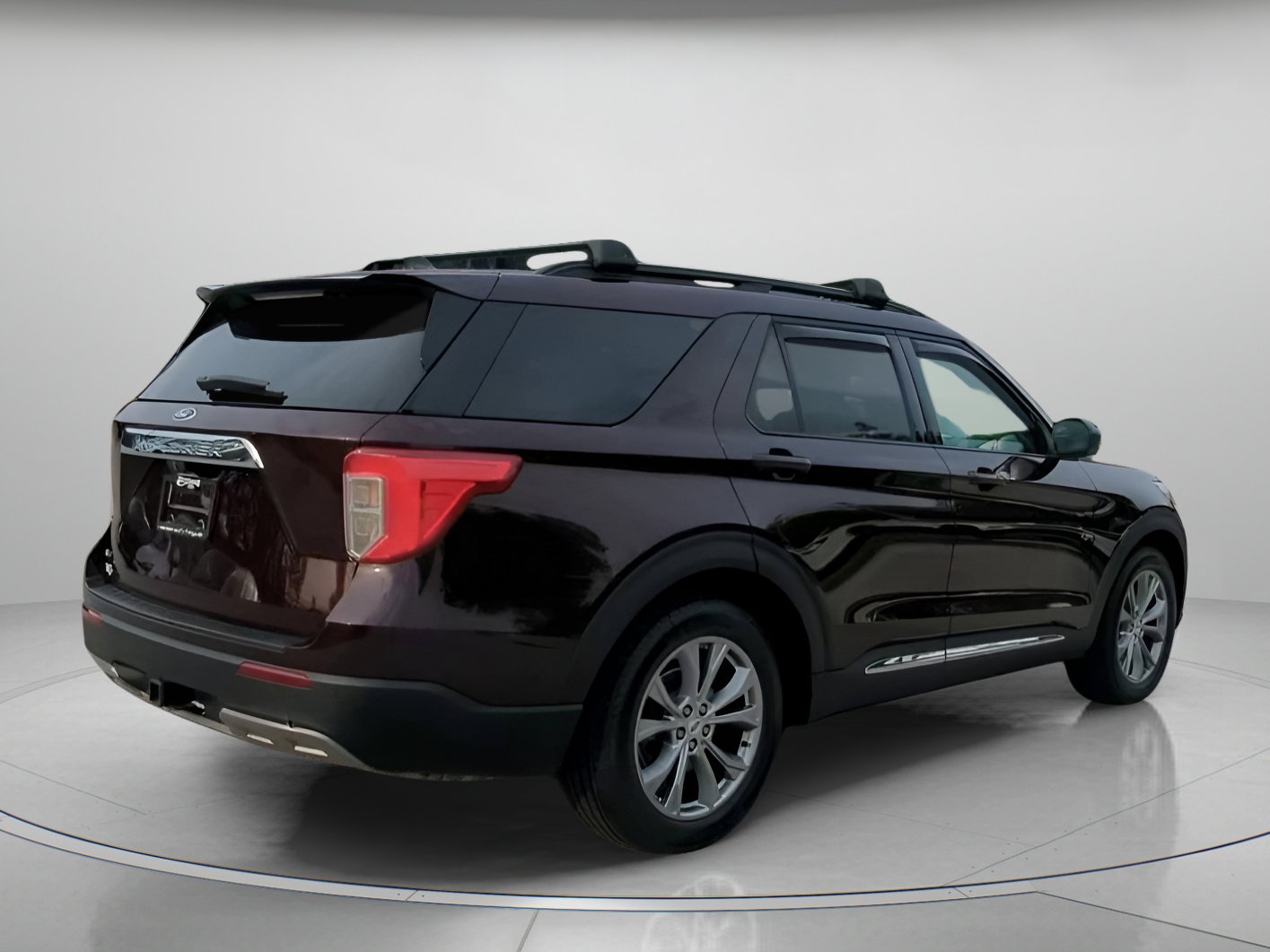 Certified 2022 Ford Explorer XLT w/ Equipment Group 202A RWD image 28