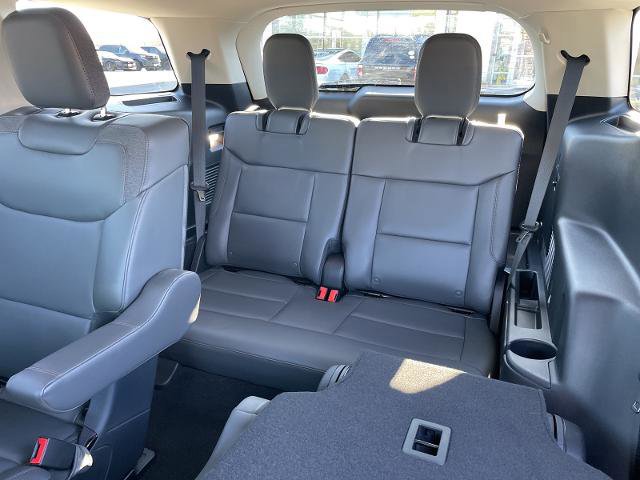 Certified 2025 Ford Explorer Active w/ Active Comfort Package image 33