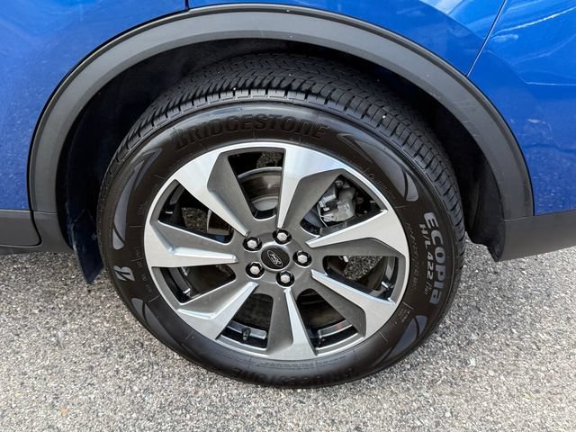 Certified 2023 Ford Escape Platinum AWD/4WD image 5