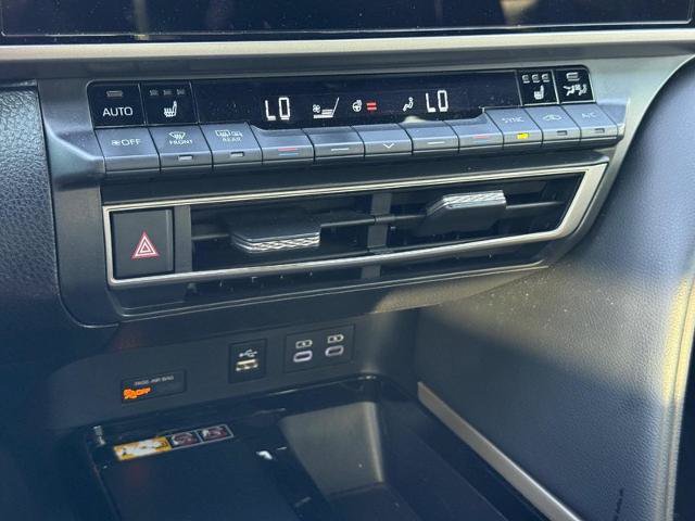 Used 2025 Toyota Camry XSE FWD image 20