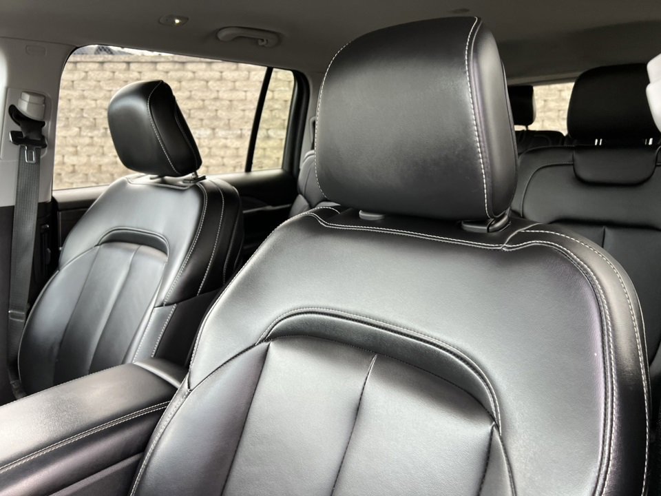 Used 2023 Jeep Grand Cherokee L Limited w/ Trailer Tow Group (B) image 18