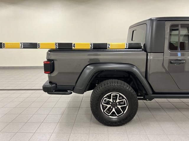 Used 2024 Jeep Gladiator Rubicon w/ Technology Group AWD/4WD image 6