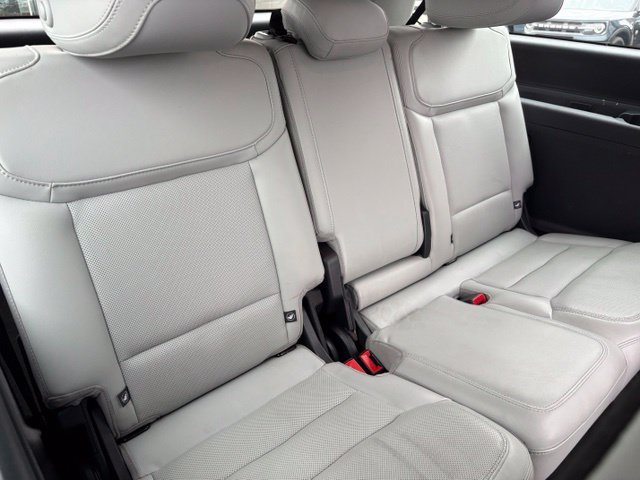 Certified 2025 Ford Expedition Max Platinum w/ Driver's Package AWD/4WD image 16