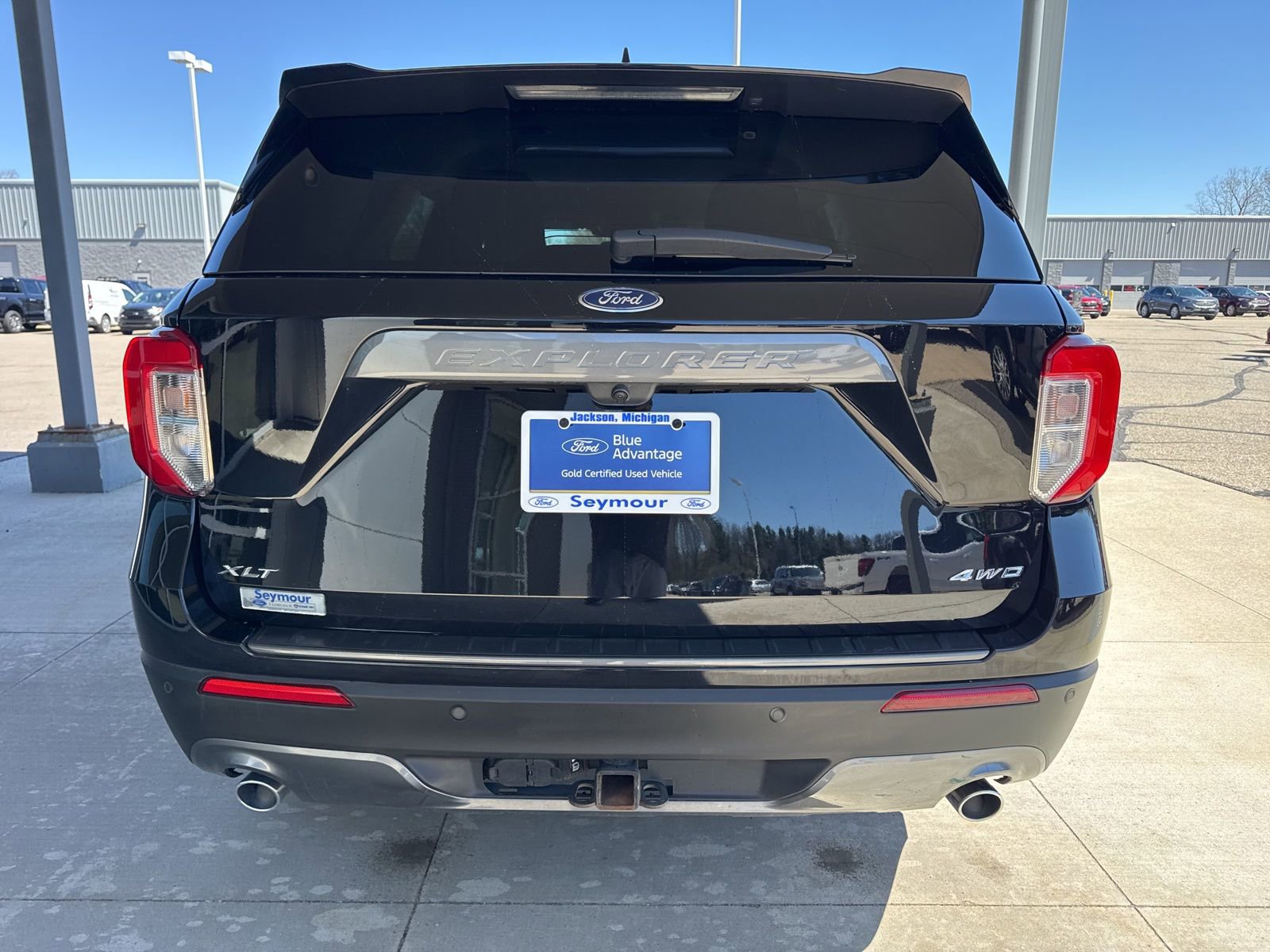 Certified 2023 Ford Explorer XLT w/ Equipment Group 202A AWD/4WD image 6