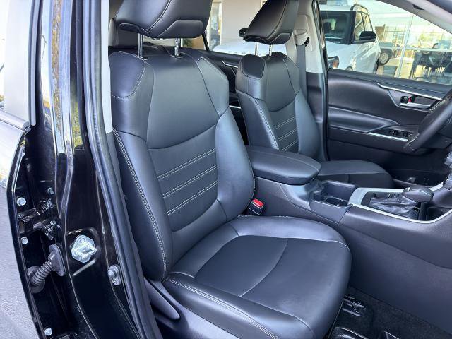 Used 2025 Toyota RAV4 XLE Premium w/ Weather Package AWD/4WD image 9