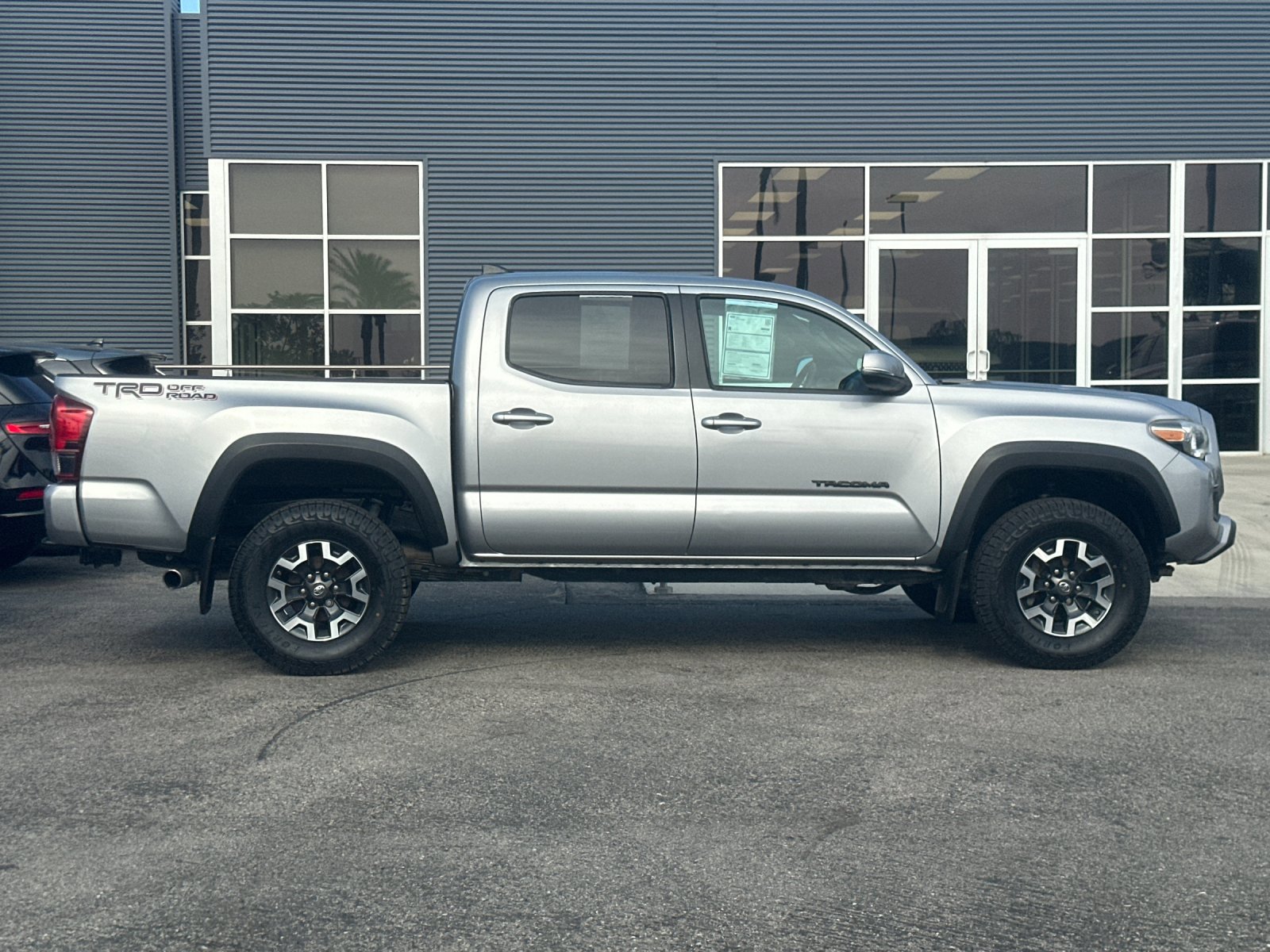 Used 2019 Toyota Tacoma 2WD Double Cab image 3