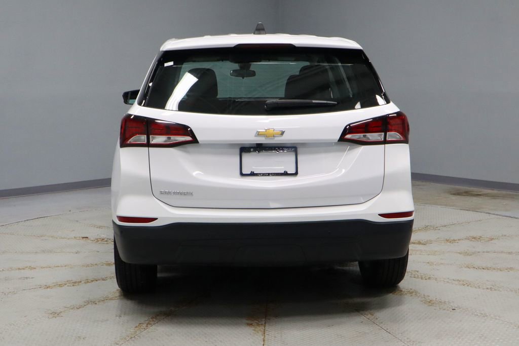 Used 2024 Chevrolet Equinox LS w/ Driver Confidence II Package FWD image 9