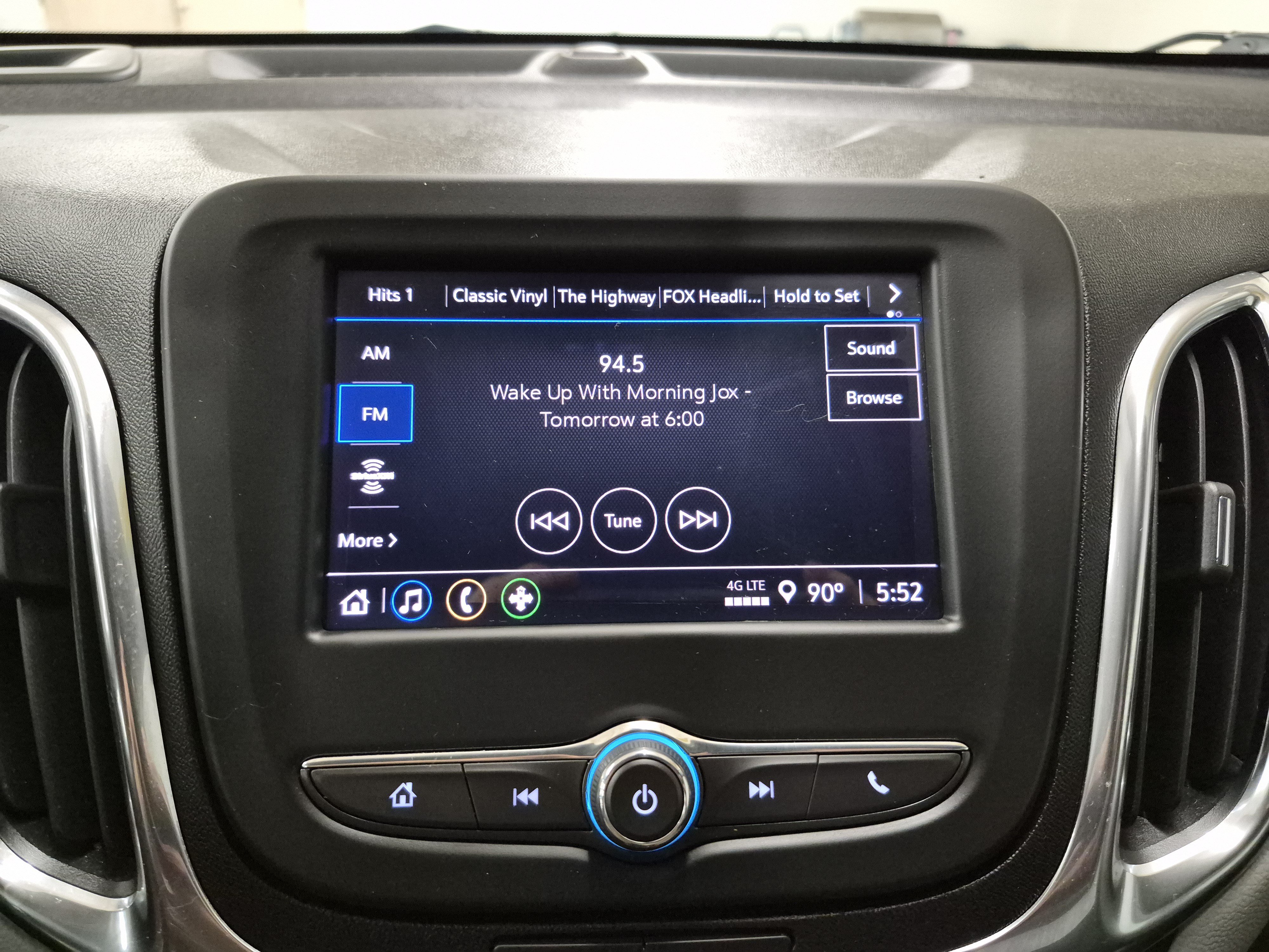 Used 2024 Chevrolet Equinox LS FWD image 29